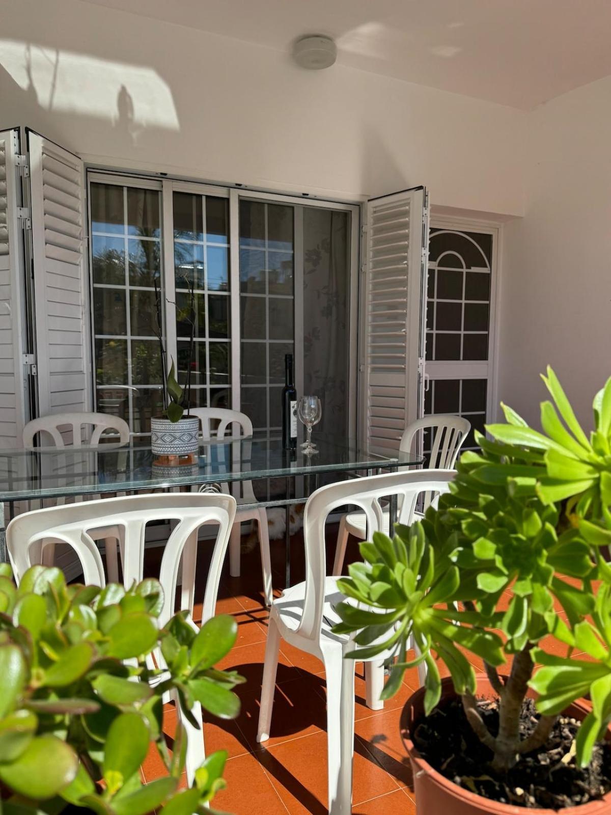 Seaside Serenity Villa Larnaca Bagian luar foto