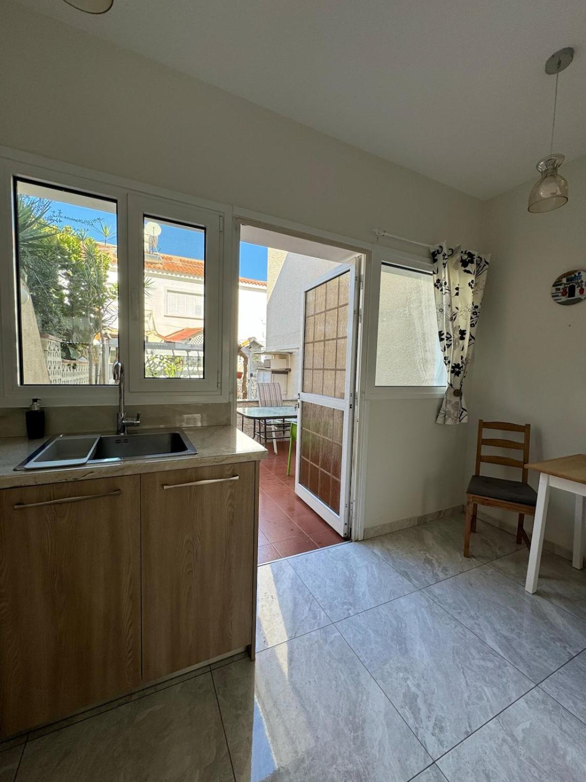 Seaside Serenity Villa Larnaca Bagian luar foto