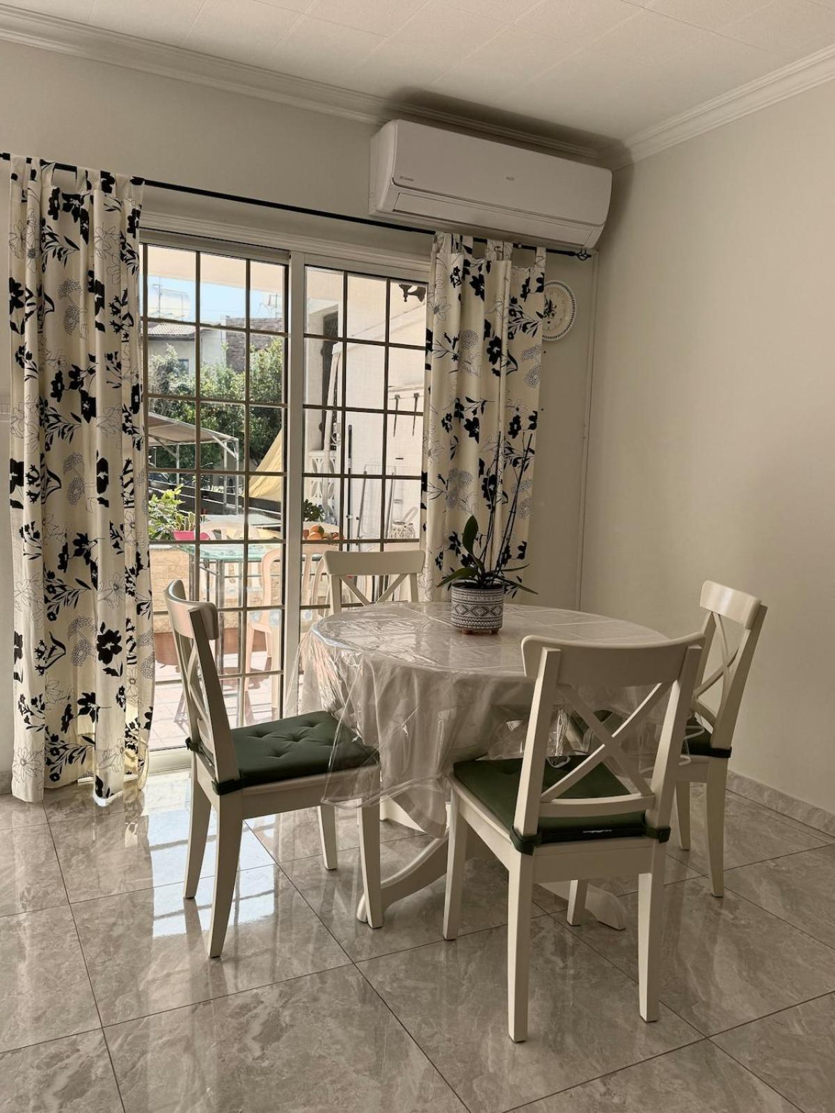 Seaside Serenity Villa Larnaca Bagian luar foto